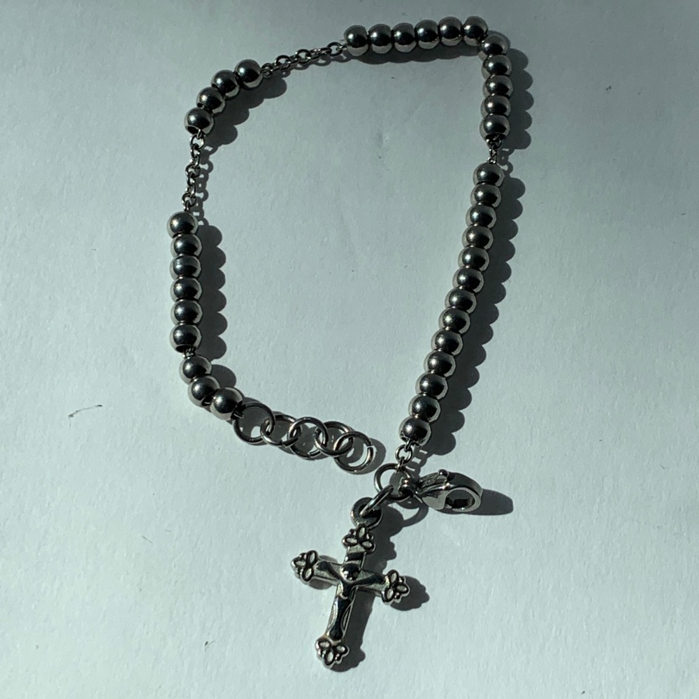 Stainless steel beaded cross charm bracelet